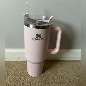 Stanley 40 oz Qunecher